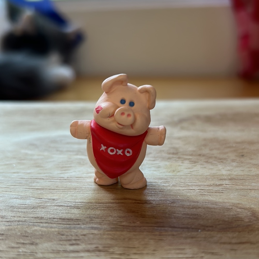 Hallmark Valentine Merry Mini Pig 1989 Vintage Figurine Kisses 💋 xoxo 💋 Cute 🥰 - Picture 4 of 7